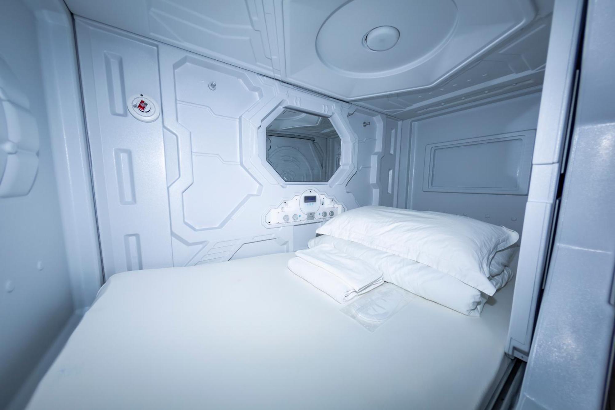 Capsule hotel Kiwi Capsule *